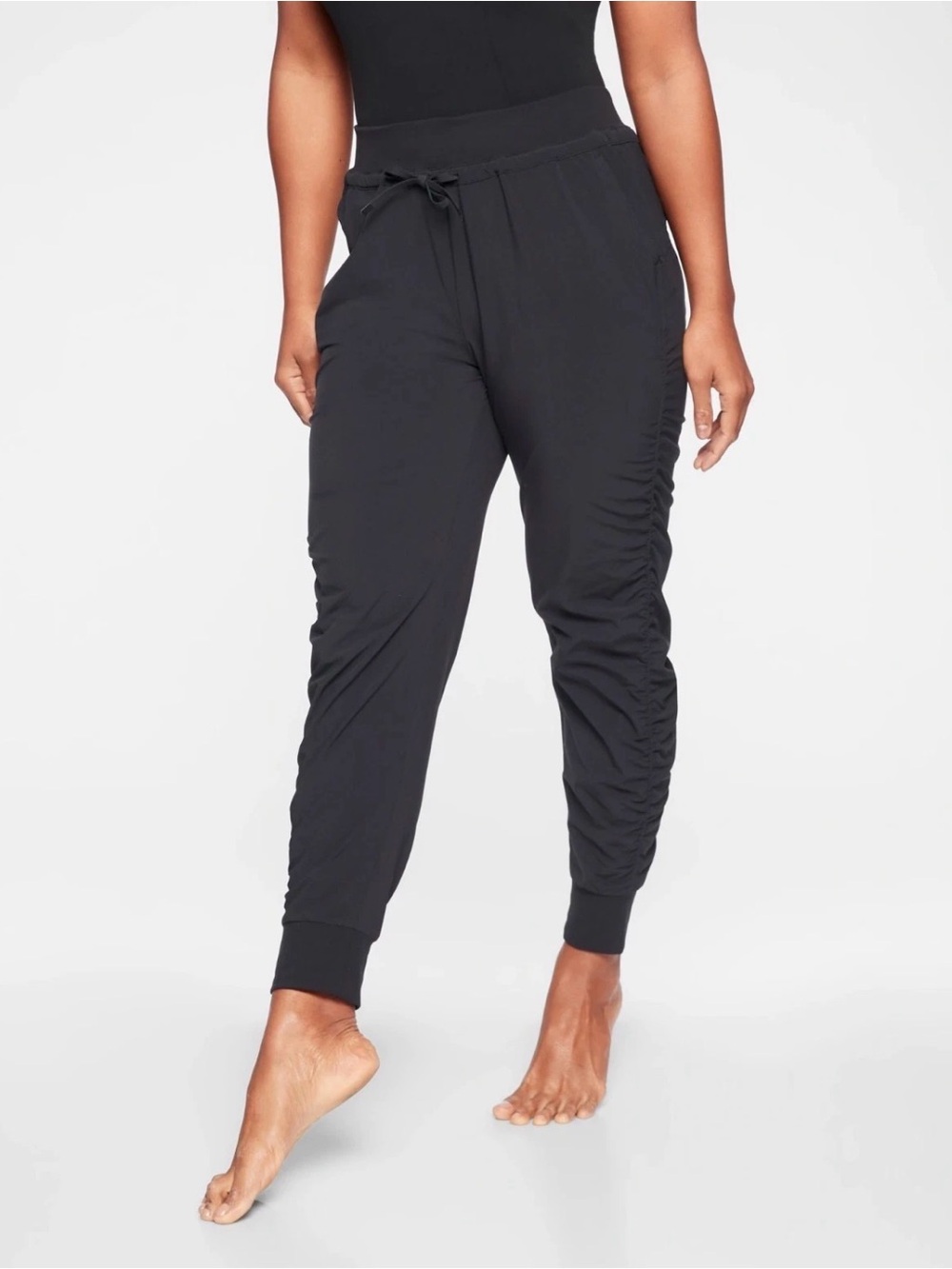 Athleta attitude Black Ruched Side Jogger Pants size 6